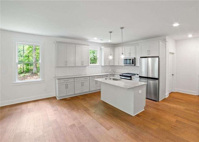 2714 Eagles Crest Lane, Decatur, GA 30034