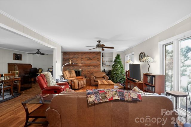 186 Catherine Drive, Columbus, NC 28722