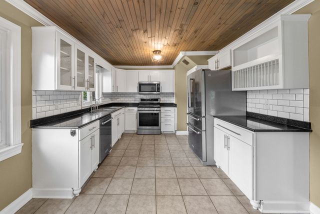 2802 Cox Mill Rd, Hopkinsville, KY 42240