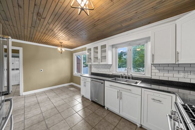 2802 Cox Mill Rd, Hopkinsville, KY 42240