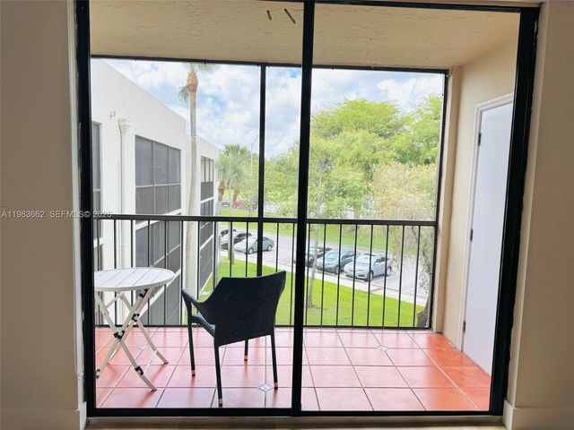 8075 SW 107th Ave 310, Miami, FL 33173