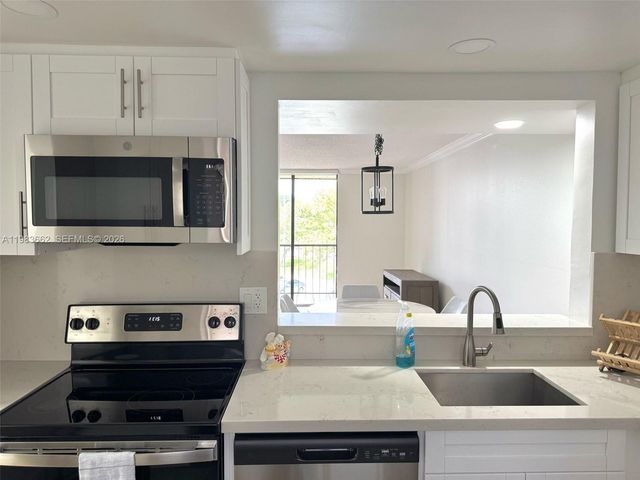 8075 SW 107th Ave 310, Miami, FL 33173