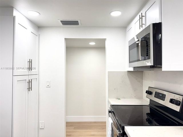 8075 SW 107th Ave 310, Miami, FL 33173