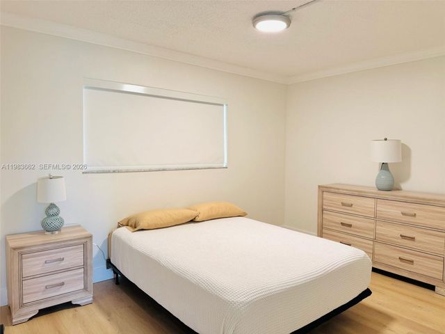 8075 SW 107th Ave 310, Miami, FL 33173