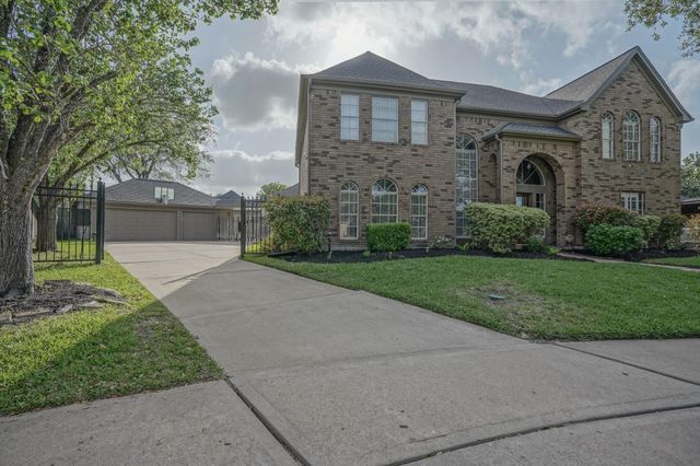 2108 Lakeway Drive, League City, TX 77573
