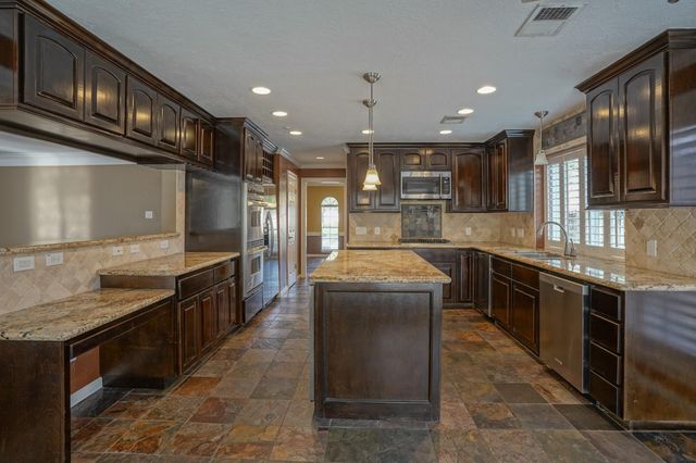 2108 Lakeway Drive, League City, TX 77573