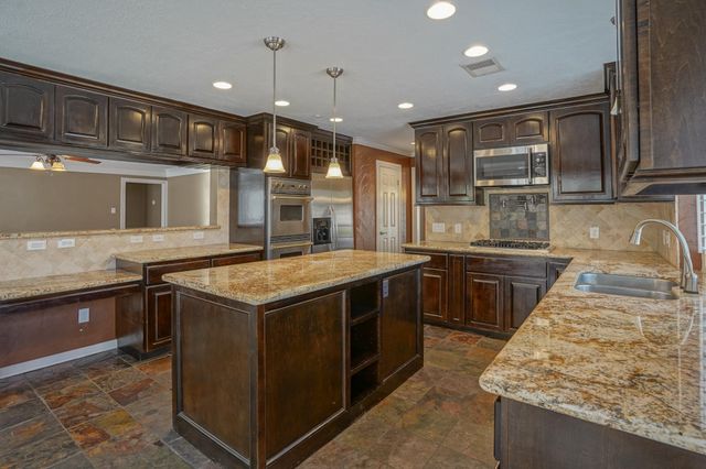 2108 Lakeway Drive, League City, TX 77573