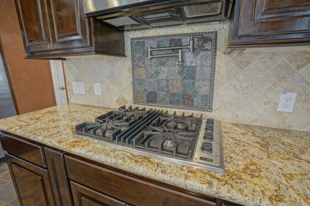 2108 Lakeway Drive, League City, TX 77573