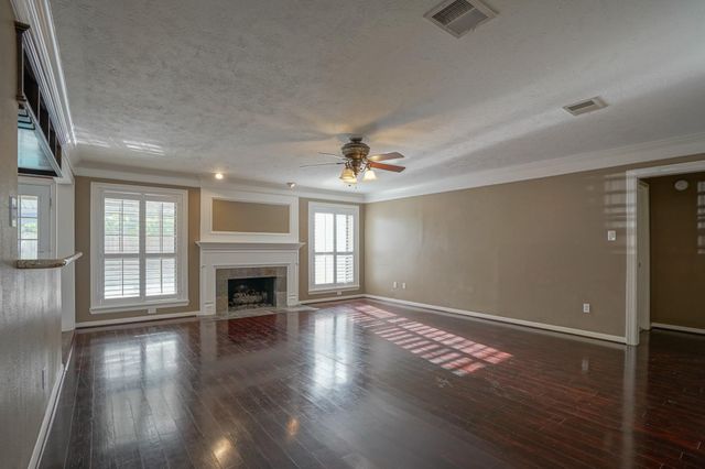 2108 Lakeway Drive, League City, TX 77573