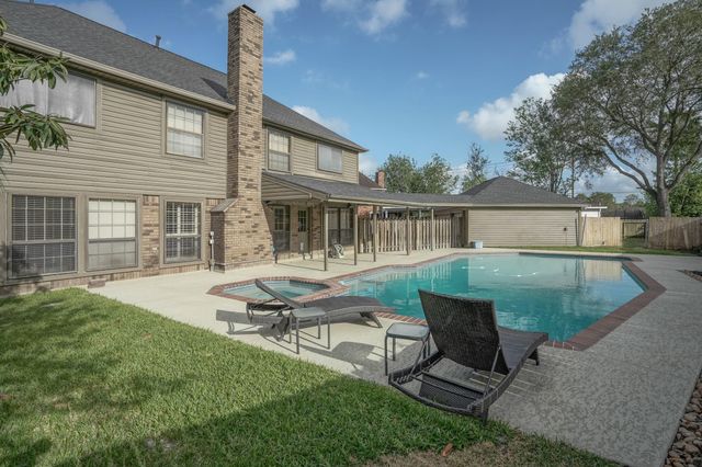 2108 Lakeway Drive, League City, TX 77573