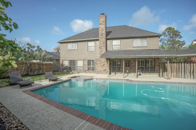 2108 Lakeway Drive, League City, TX 77573