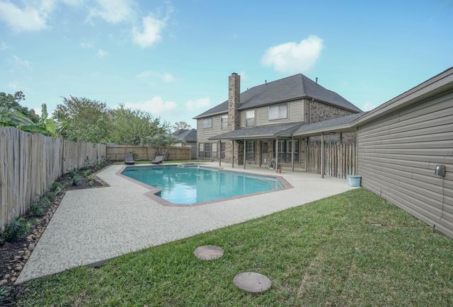 2108 Lakeway Drive, League City, TX 77573