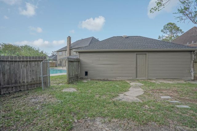 2108 Lakeway Drive, League City, TX 77573