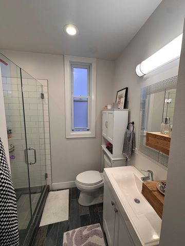 1417 W Fletcher Street 2R, Chicago, IL 60657