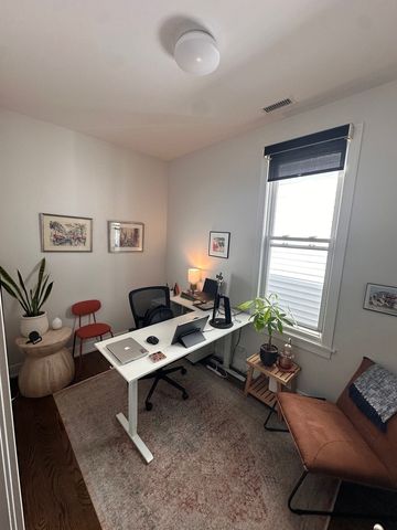 1417 W Fletcher Street 2R, Chicago, IL 60657