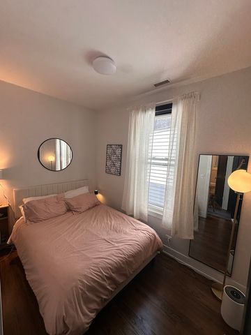 1417 W Fletcher Street 2R, Chicago, IL 60657