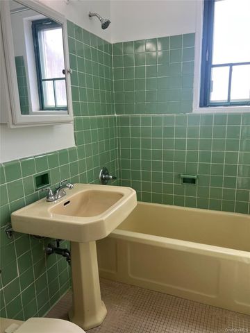 1604 Metropolitan Avenue 12A, Bronx, NY 10462