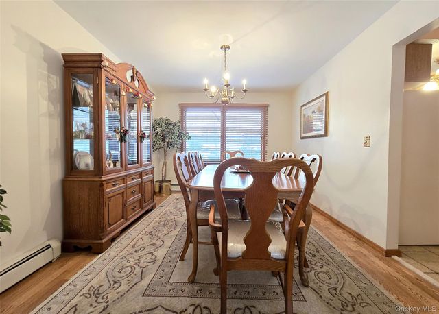 14 Avenue C, Holbrook, NY 11741