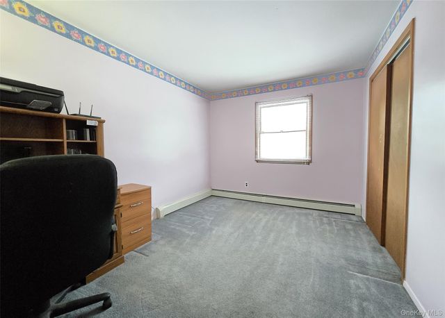 14 Avenue C, Holbrook, NY 11741