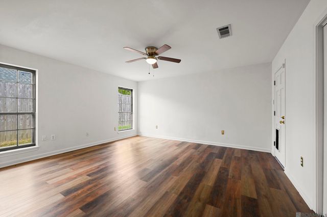 5131 Hickory Ridge Bl, Saint George, LA 70817