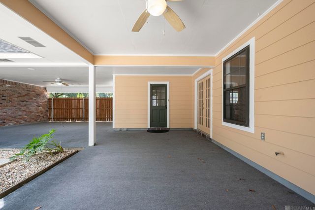 5131 Hickory Ridge Bl, Saint George, LA 70817