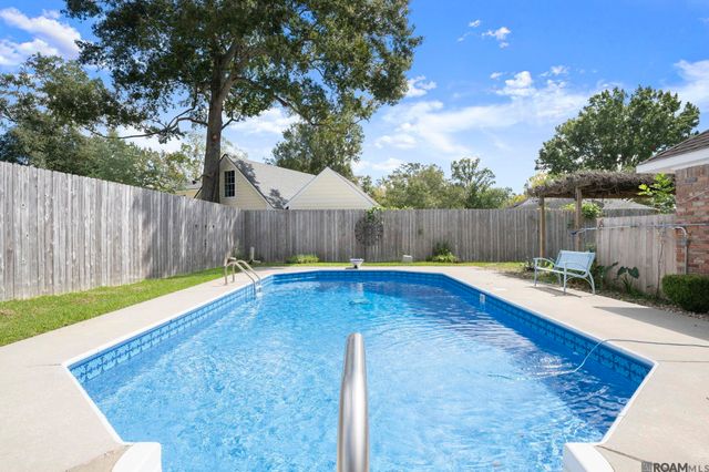 5131 Hickory Ridge Bl, Saint George, LA 70817