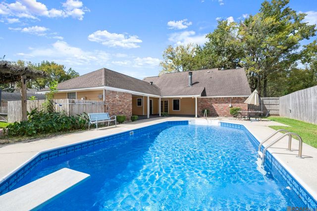 5131 Hickory Ridge Bl, Saint George, LA 70817