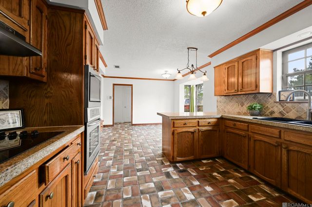 5131 Hickory Ridge Bl, Saint George, LA 70817