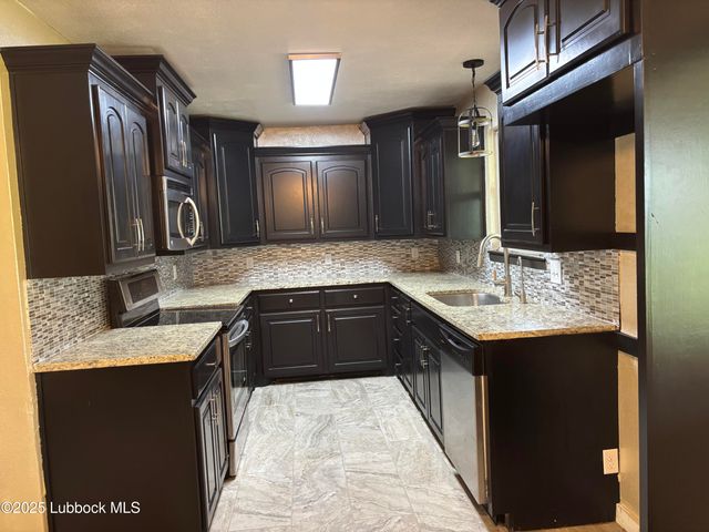 5 Parklane Drive, Ransom Canyon, TX 79366