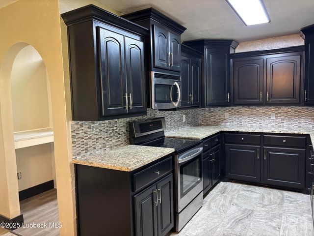 5 Parklane Drive, Ransom Canyon, TX 79366