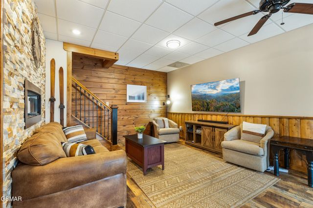 3438 Brook Stone Way, Pigeon Forge, TN 37863