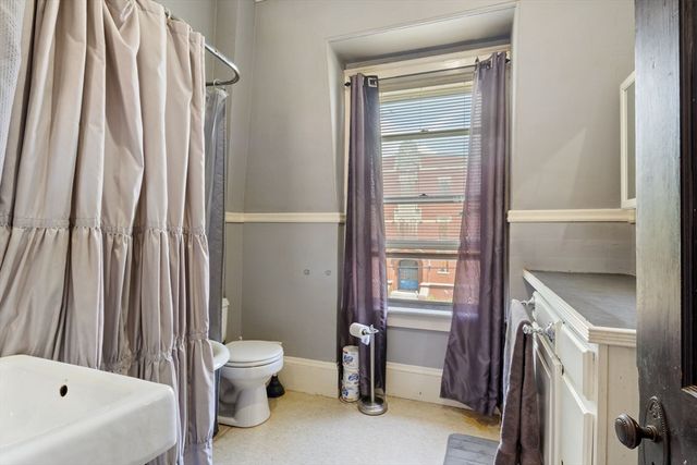 22 Porter St, Lynn, MA 01902