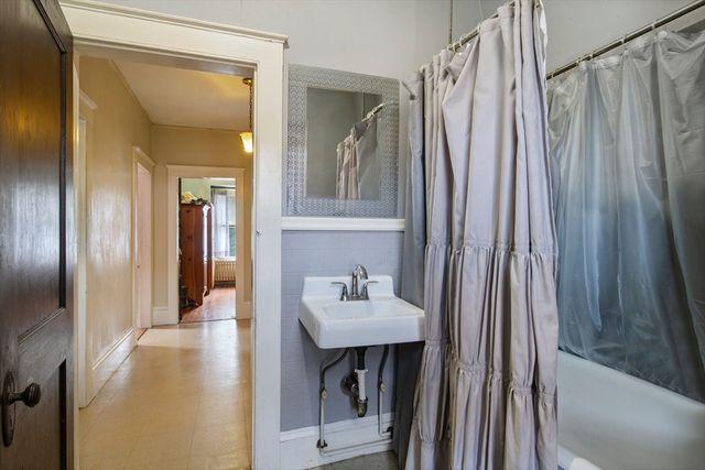 22 Porter St, Lynn, MA 01902
