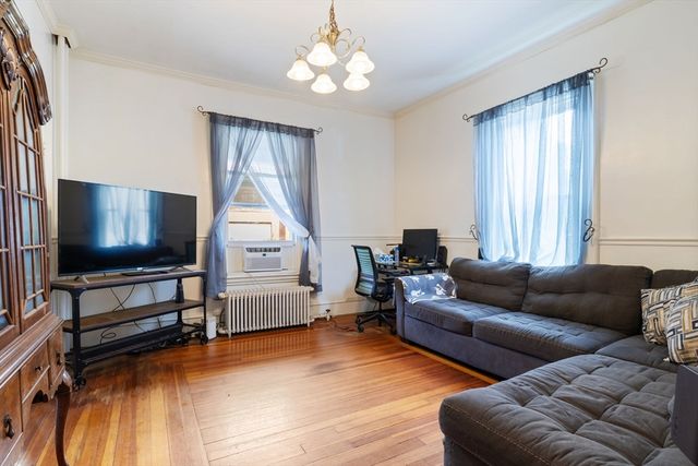 22 Porter St, Lynn, MA 01902