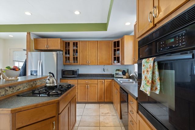 22 Porter St, Lynn, MA 01902