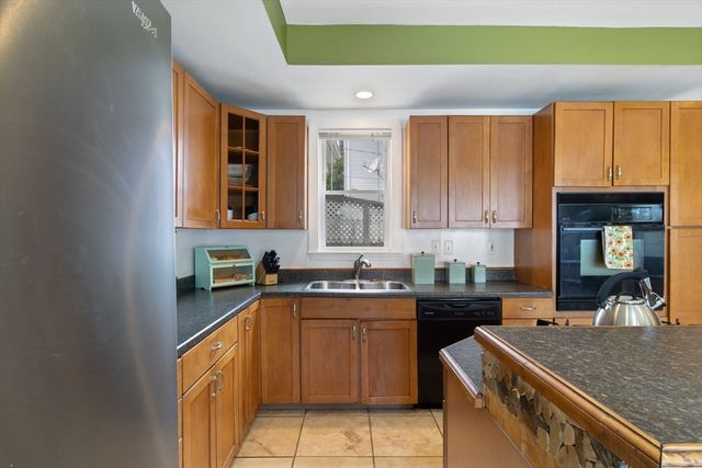 22 Porter St, Lynn, MA 01902