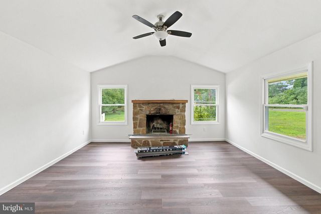 2 BARNWELL LN, Willingboro, NJ 08046