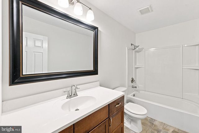 2 BARNWELL LN, Willingboro, NJ 08046