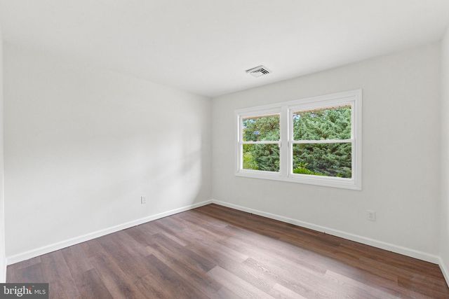 2 BARNWELL LN, Willingboro, NJ 08046