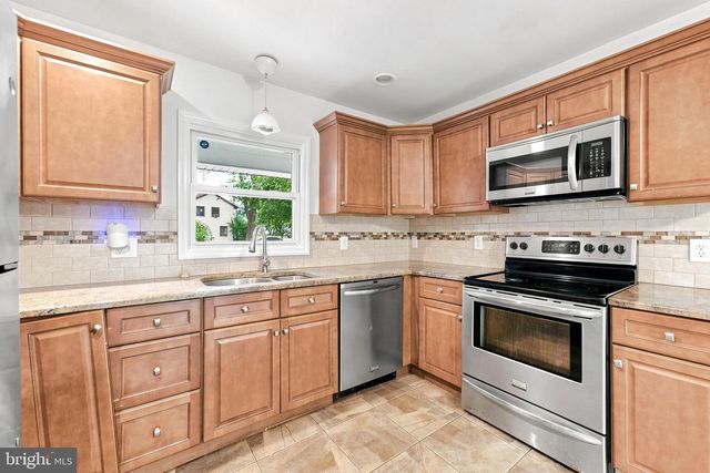 2 BARNWELL LN, Willingboro, NJ 08046
