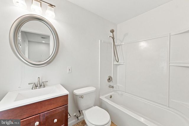 2 BARNWELL LN, Willingboro, NJ 08046