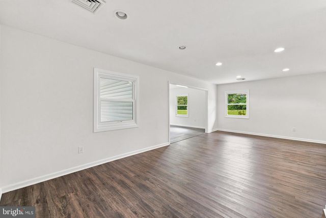 2 BARNWELL LN, Willingboro, NJ 08046