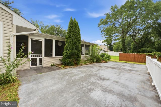 2 BARNWELL LN, Willingboro, NJ 08046