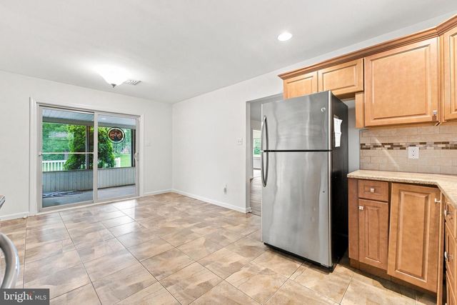 2 BARNWELL LN, Willingboro, NJ 08046