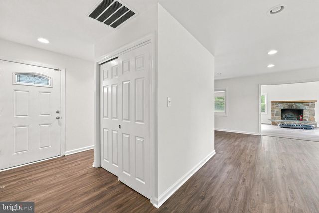 2 BARNWELL LN, Willingboro, NJ 08046