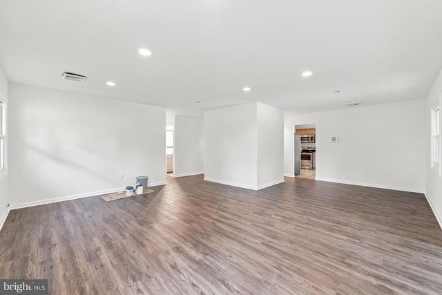2 BARNWELL LN, Willingboro, NJ 08046
