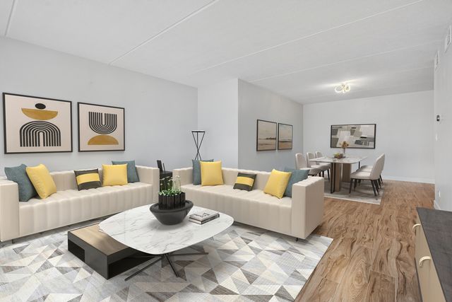 6980 W Touhy Avenue 201, Niles, IL 60714