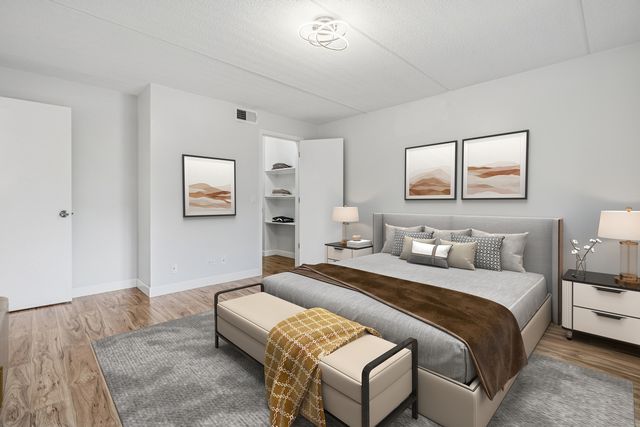 6980 W Touhy Avenue 201, Niles, IL 60714