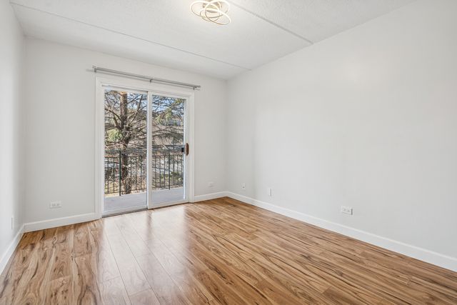 6980 W Touhy Avenue 201, Niles, IL 60714