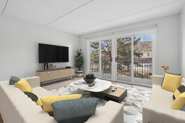 6980 W Touhy Avenue 201, Niles, IL 60714